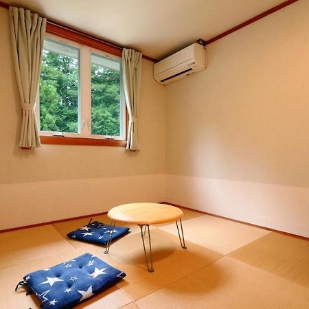 Family Pension Crayon Fujikawaguchiko Extérieur photo