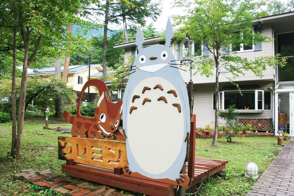 Family Pension Crayon Fujikawaguchiko Extérieur photo