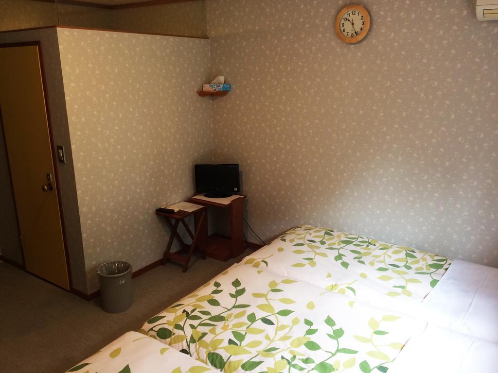 Family Pension Crayon Fujikawaguchiko Extérieur photo
