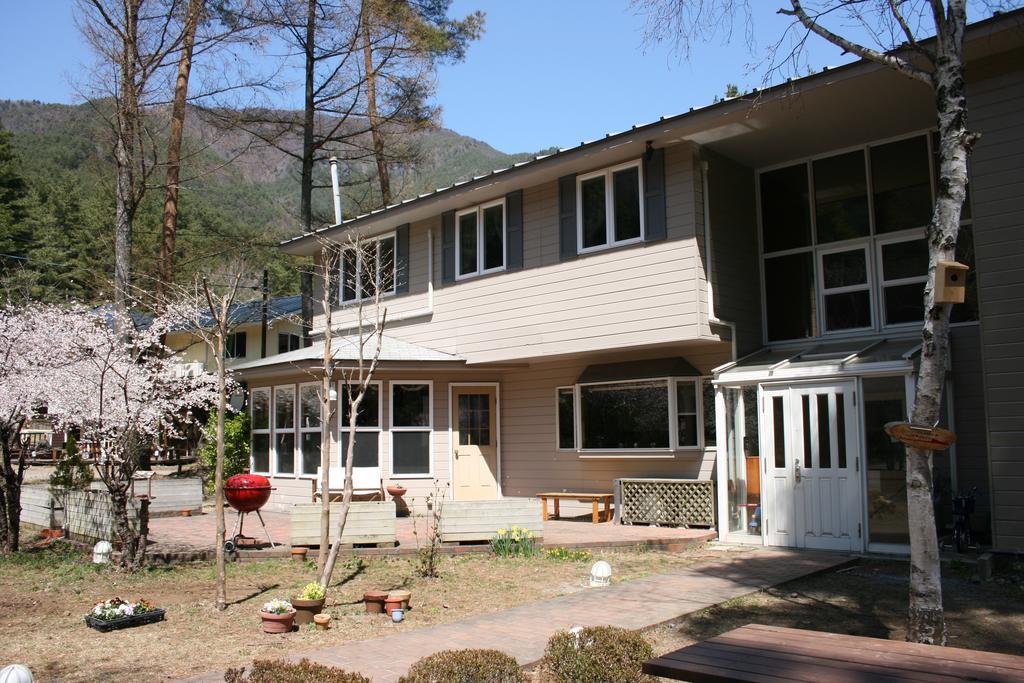 Family Pension Crayon Fujikawaguchiko Extérieur photo