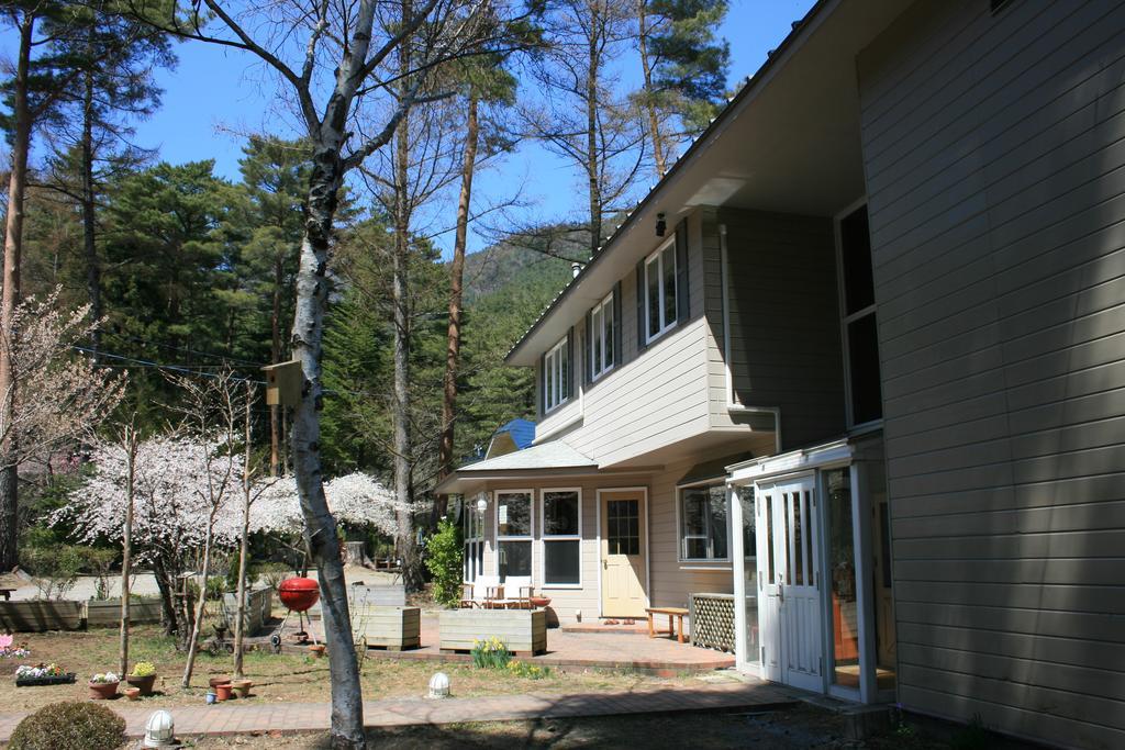 Family Pension Crayon Fujikawaguchiko Extérieur photo